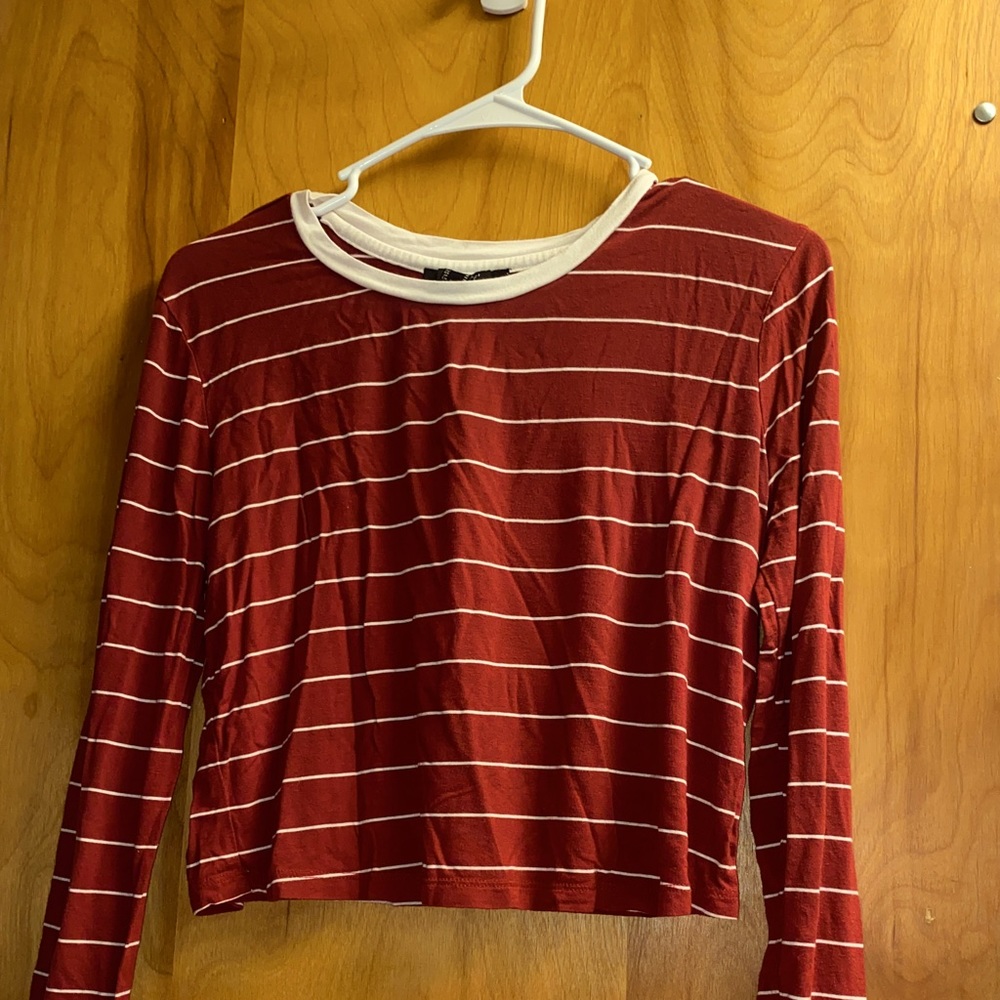 Long sleeve crop top
